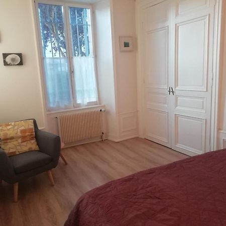 3 Place Des Arbres, Chambres D'Hotes, Felletin Room photo